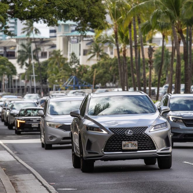 Huge quake off Russia sparks Pacific tsunami warnings