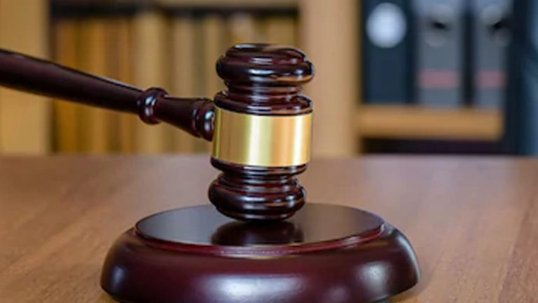 UK surgeon jailed for fraud, possessing amputation porn