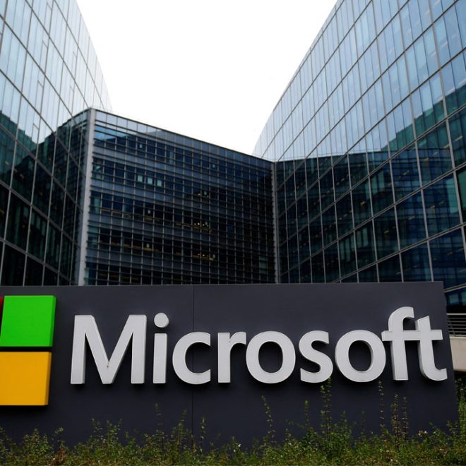 Microsoft offers no-cost Windows 10 lifeline